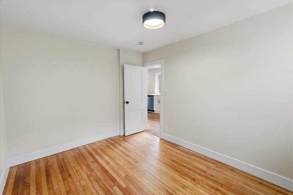 25 Johnson Street Worcester, MA 01604 - Photo 17 of 30