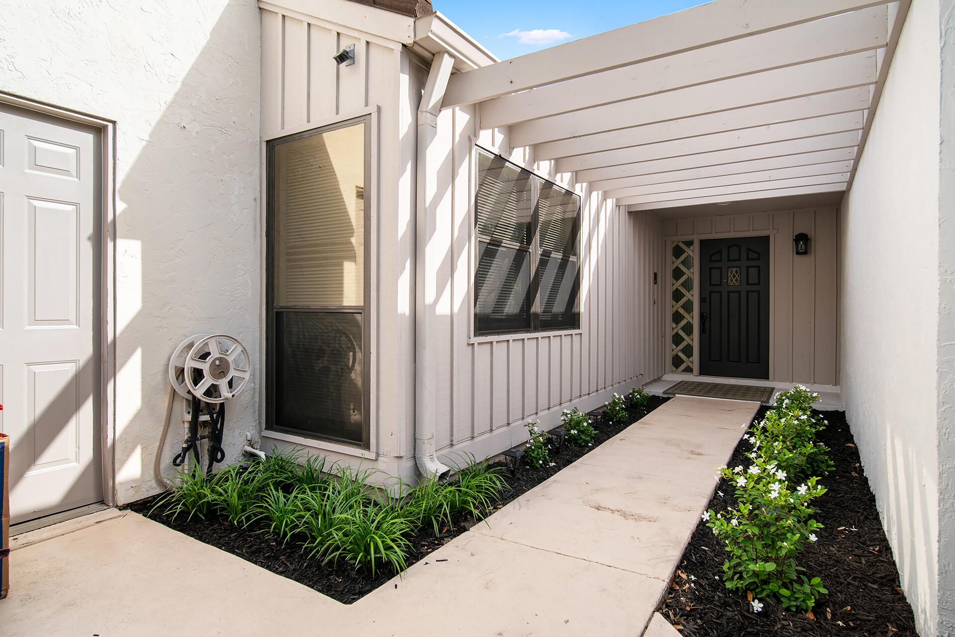 17012 Traverse Circle Jupiter, FL 33477 - Photo 5 of 57 17012-TRAVERSE-CIR-33477-048