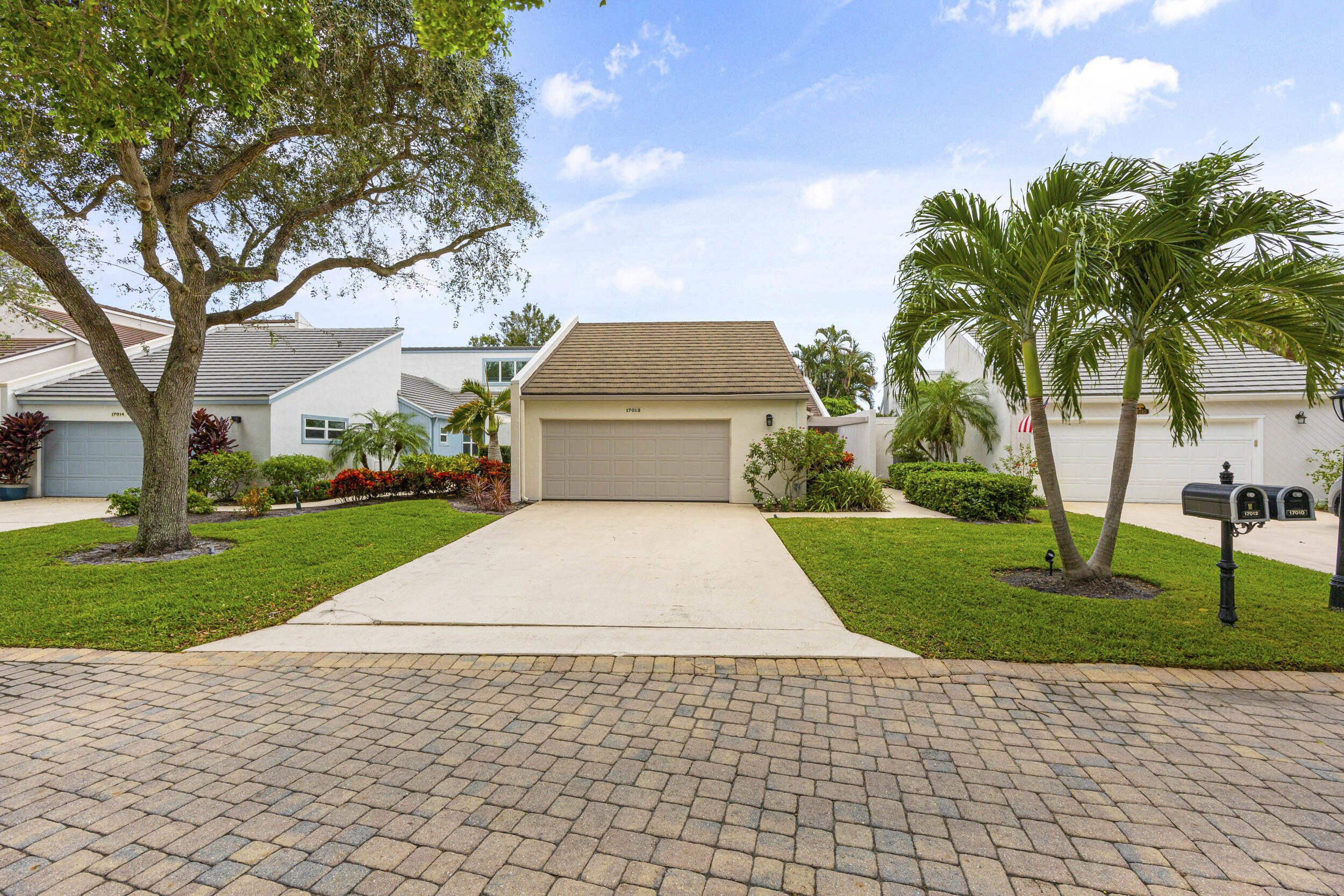 17012 Traverse Circle Jupiter, FL 33477 - Photo 9 of 57 1_jv2a1197