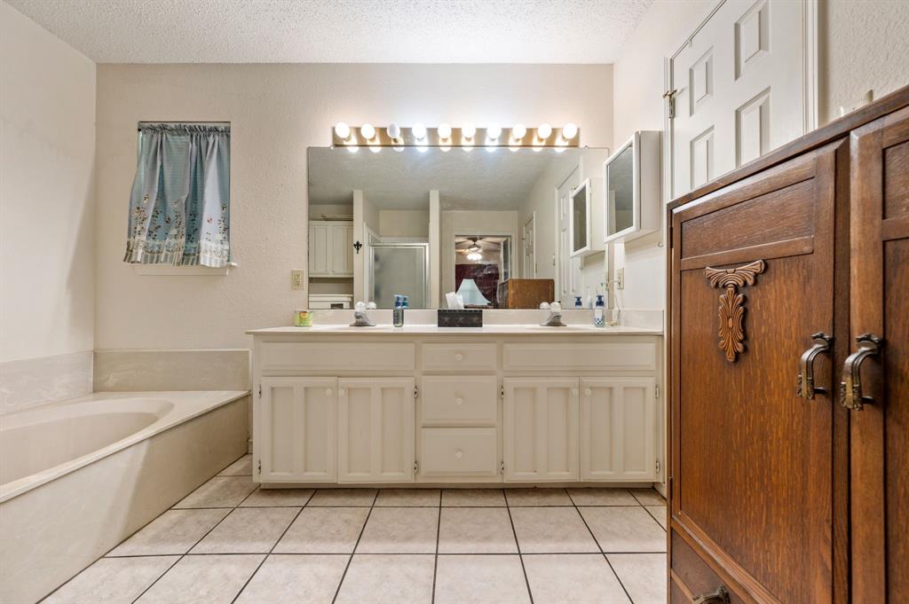 266 Old Chisholm Trail Rhome, TX 76078 - Photo 17 of 39