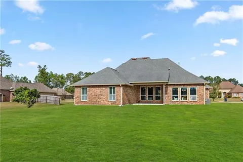 $534,900 | 402 Long Lake Drive, Covington, LA 70435
