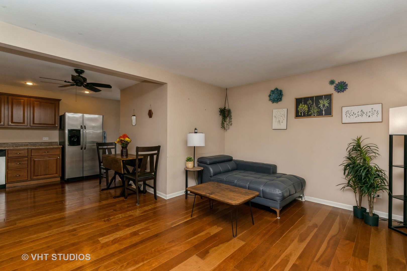 317 Stuart Road Lockport, IL 60441 - Photo 7 of 16 a living room with furniture and a table