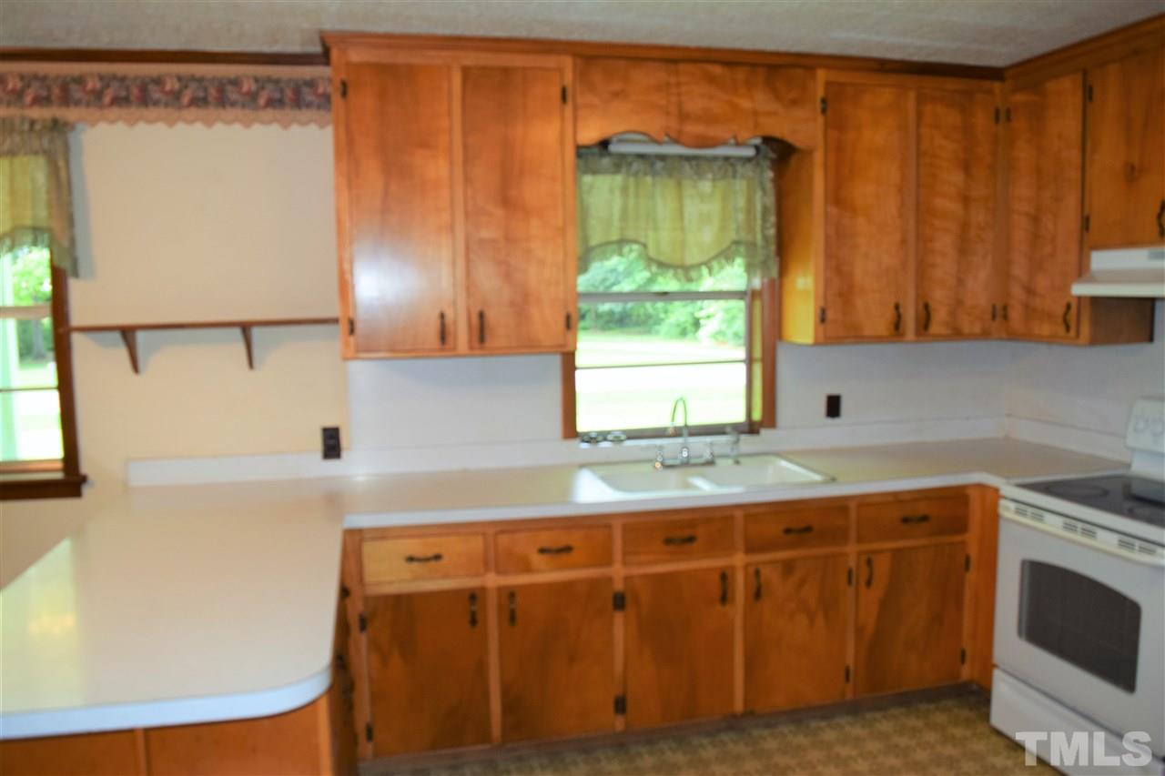 8075 Springfield School Road Kenly, NC 27542 - Photo 6 of 15
