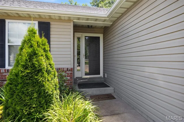 $359,900 | 2908 Elderwood Circle, High Ridge, MO 63049