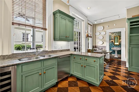$3,775,000 | 203 West Charlton Street, Savannah, GA 31401