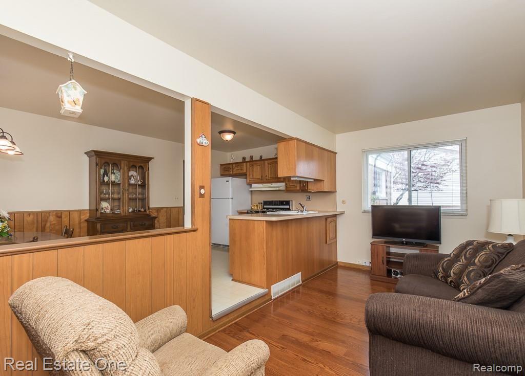 14306 Martin Road Warren, MI 48088 - Photo 13 of 20 Family Room features Hardwood Floor