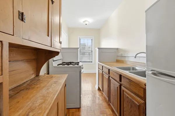 $995 | 220 East 19th Street, Unit 201, Minneapolis, MN 55403