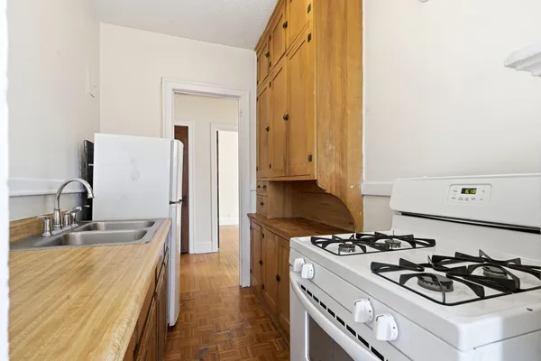 $995 | 220 East 19th Street, Unit 201, Minneapolis, MN 55403