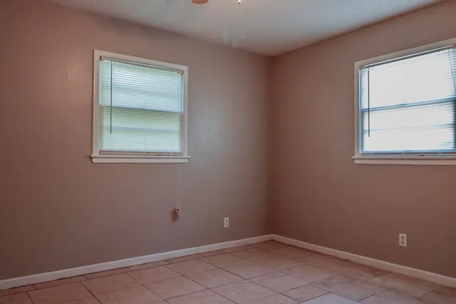 $975 | 2005 43rd Street, Lubbock, TX 79412