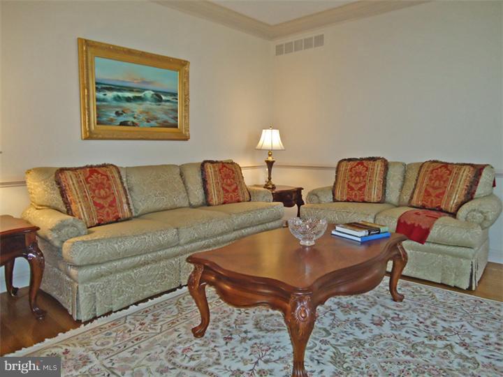 45 Diamond Rock Road Phoenixville, PA 19460 - Photo 3 of 25 Living Room