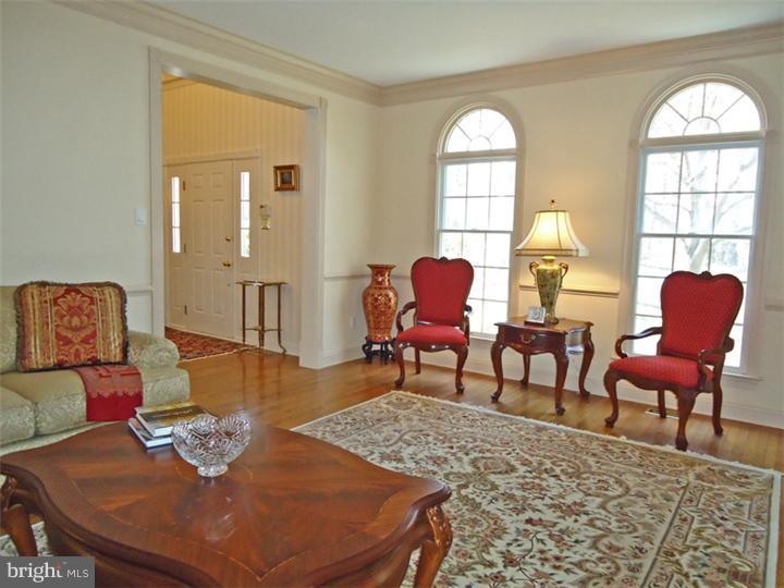 45 Diamond Rock Road Phoenixville, PA 19460 - Photo 4 of 25 Living Room