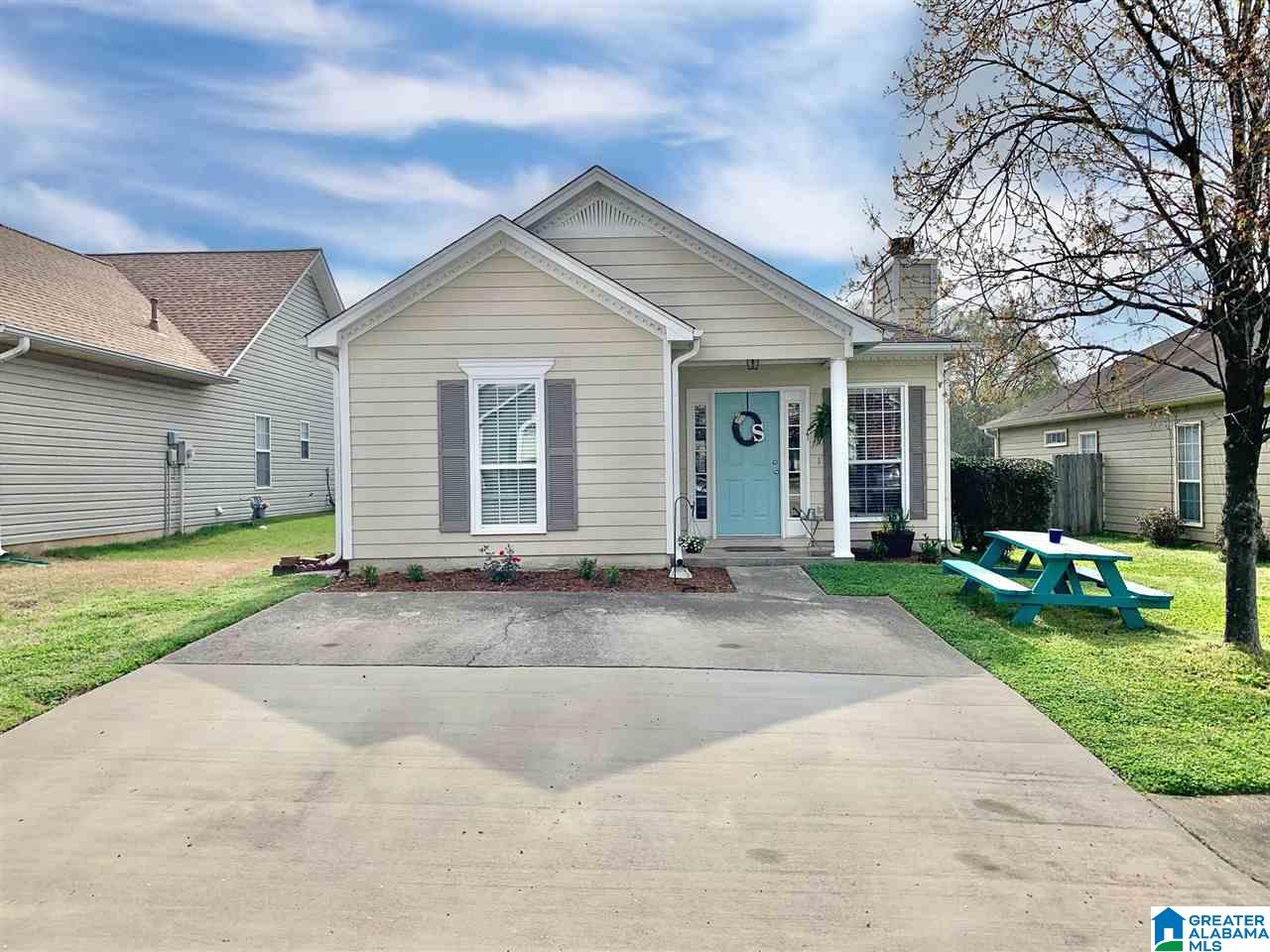 527 Walker Road Pelham, AL 35124 - Photo 2 of 41