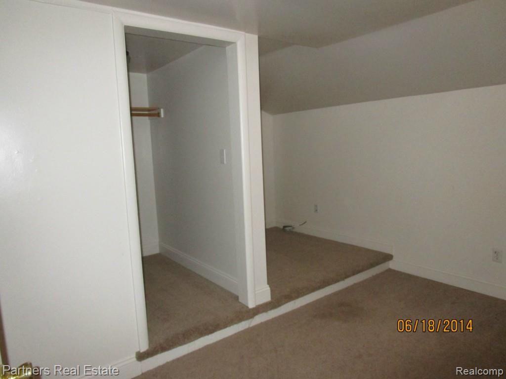 369 Chilson Road Howell, MI 48843 - Photo 8 of 12 Walk In Closet.jpg