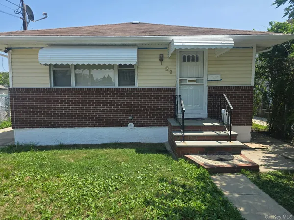 $699,000 | 22 Mason Street, Hempstead, NY 11550