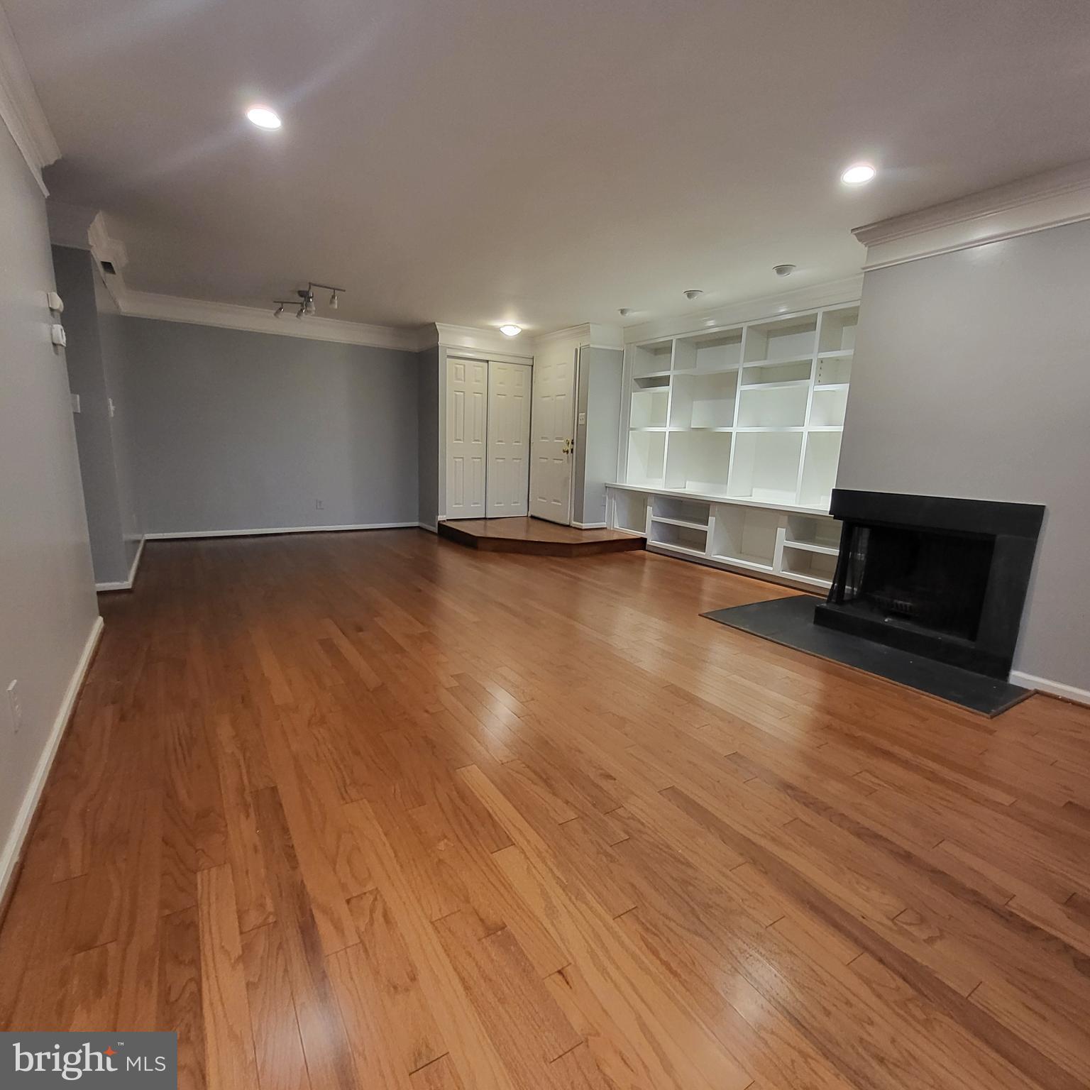 5800 Cove Landing Road, Unit 303 Burke, VA 22015 - Photo 13 of 84