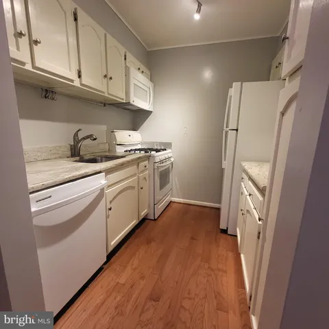 $2,500 | 5800 Cove Landing Road, Unit 303, Burke, VA 22015