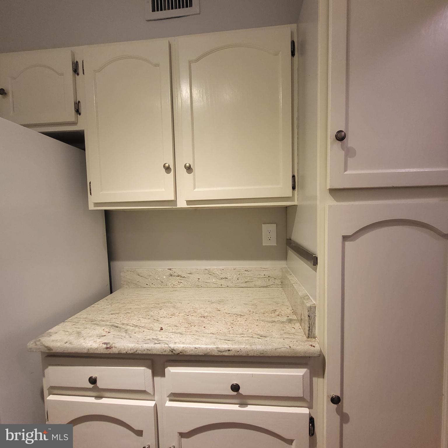 5800 Cove Landing Road, Unit 303 Burke, VA 22015 - Photo 29 of 84 Beautiful counter tops