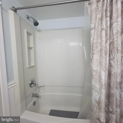 $2,500 | 5800 Cove Landing Road, Unit 303, Burke, VA 22015