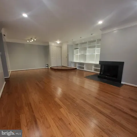 $2,500 | 5800 Cove Landing Road, Unit 303, Burke, VA 22015