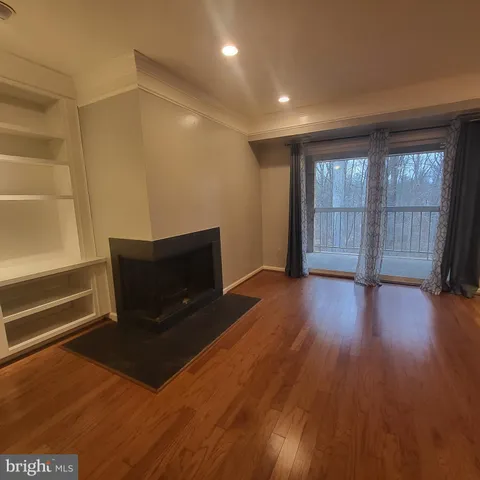 $2,500 | 5800 Cove Landing Road, Unit 303, Burke, VA 22015