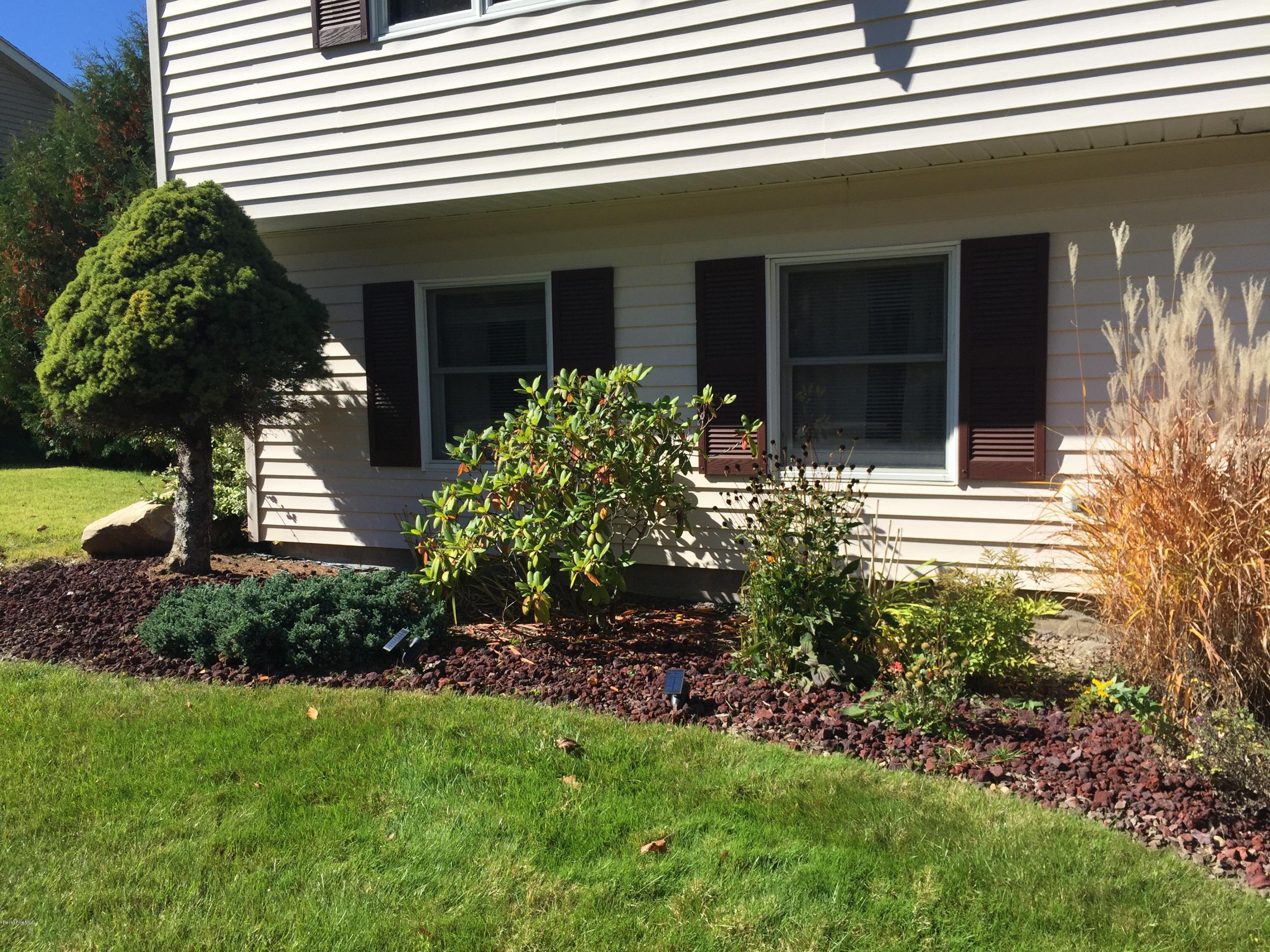 54 Winesap Road Pittsfield, MA 01201 - Photo 3 of 21 54 Winesap 10-12-2015 976