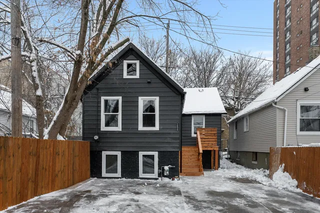 $619,900 | 1850 North Warren Avenue, Milwaukee, WI 53202