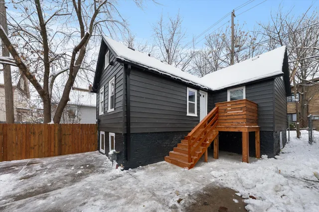 $619,900 | 1850 North Warren Avenue, Milwaukee, WI 53202