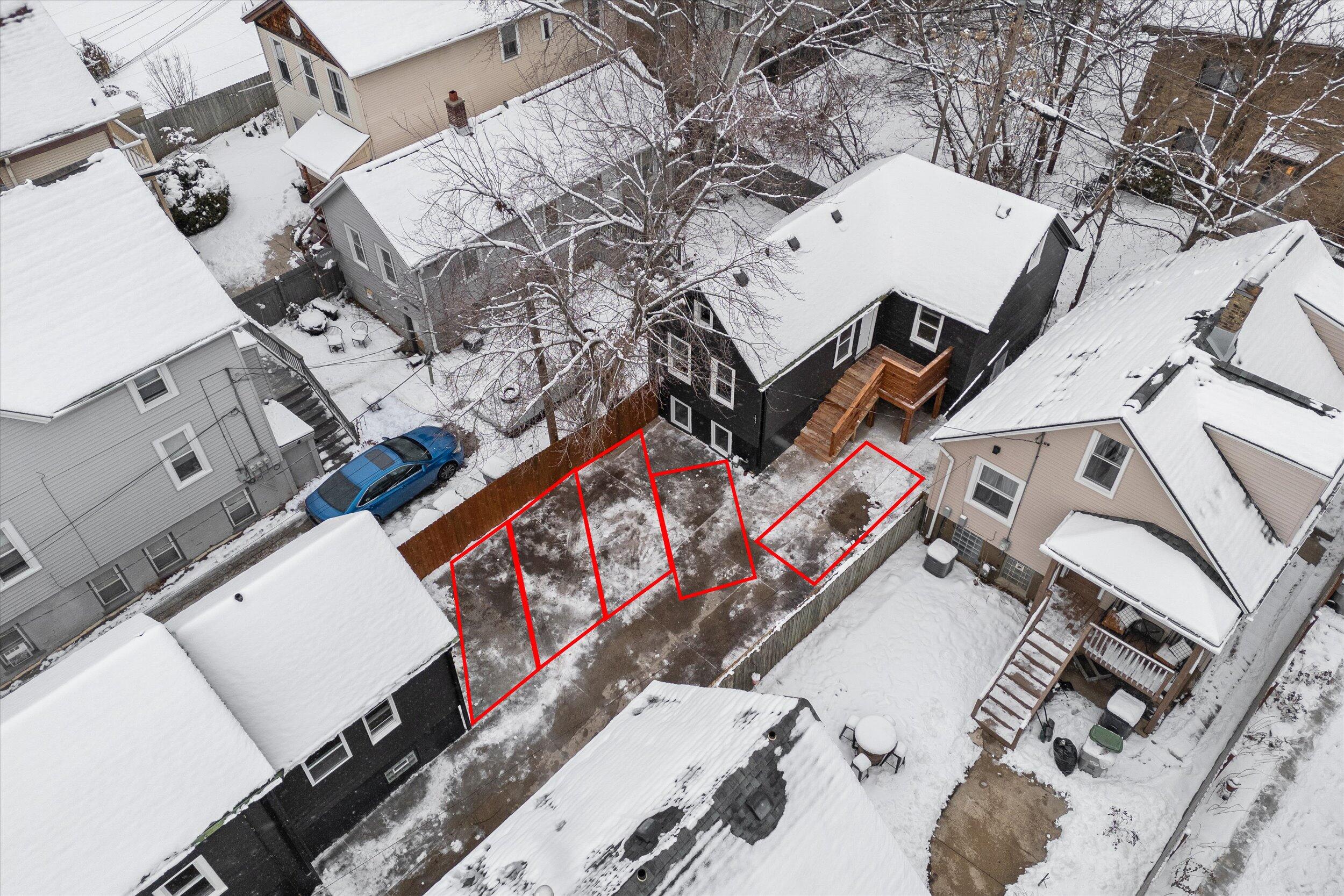 1850 North Warren Avenue Milwaukee, WI 53202 - Photo 9 of 25 5 Off-Street Parking Spaces