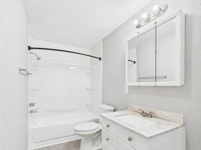 $115,000 | 409 East 8th Street, Pittsburg, KS 66762