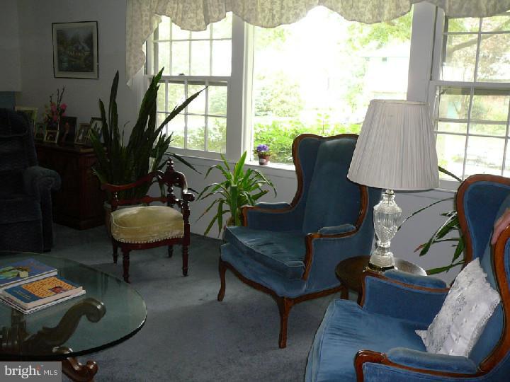 514 Howard Road Cherry Hill, NJ 08034 - Photo 3 of 25
