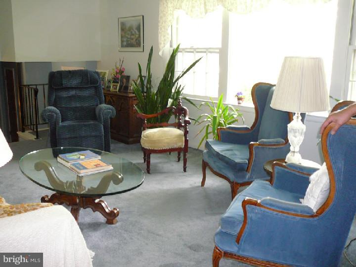 514 Howard Road Cherry Hill, NJ 08034 - Photo 5 of 25