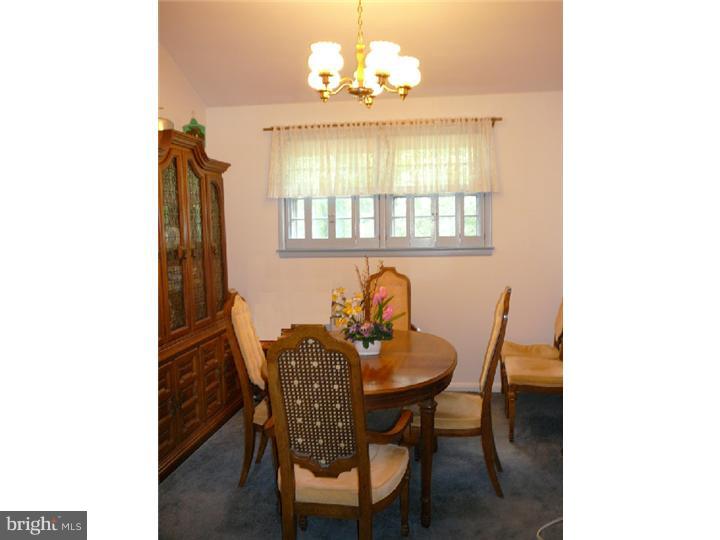 514 Howard Road Cherry Hill, NJ 08034 - Photo 7 of 25