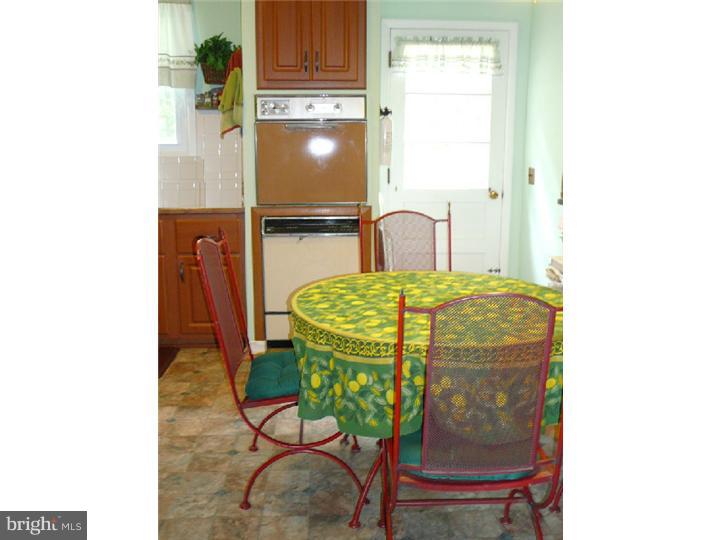 514 Howard Road Cherry Hill, NJ 08034 - Photo 9 of 25