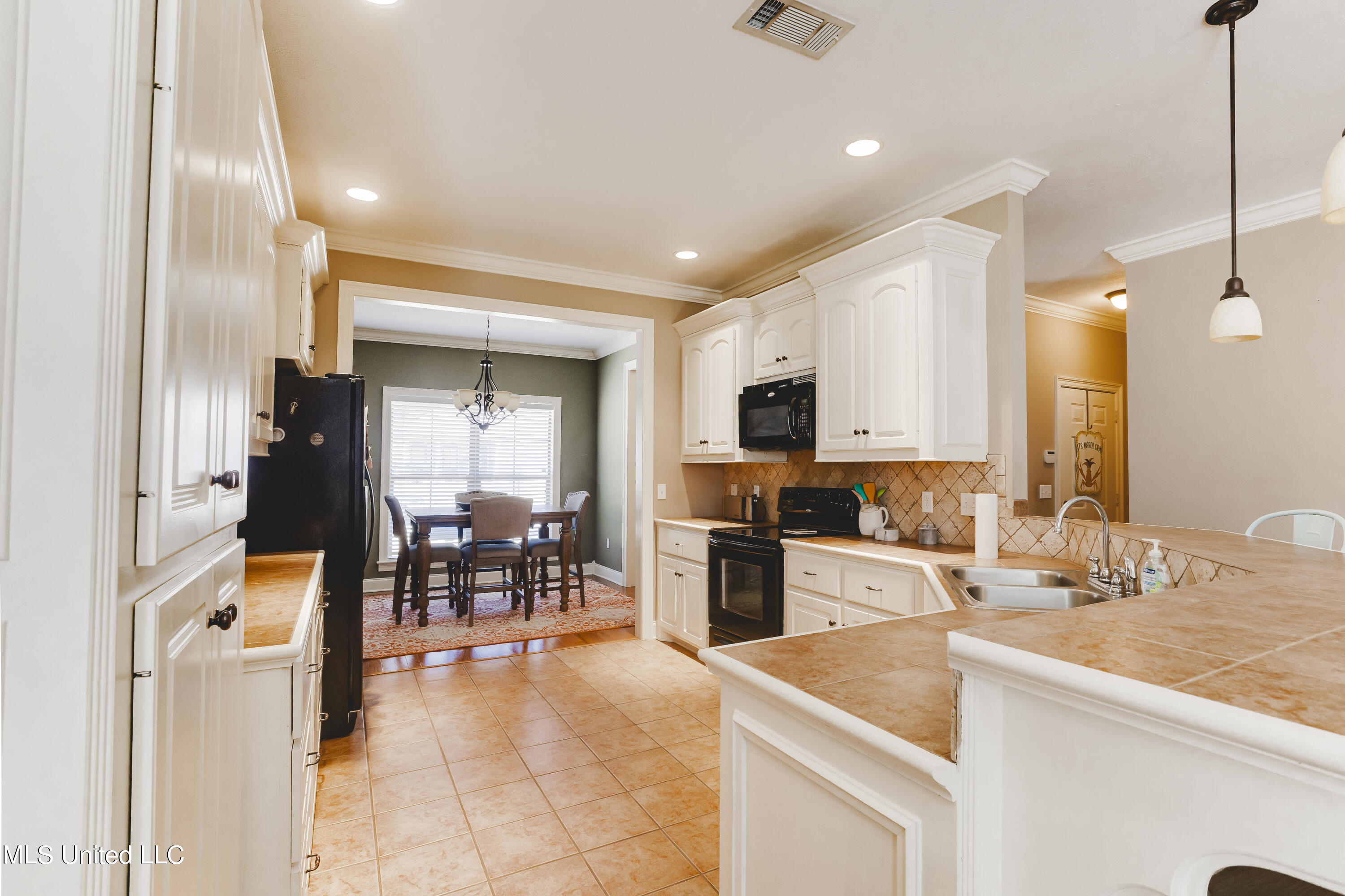 646 Westhill Road Brandon, MS 39042 - Photo 8 of 37 R6__25111