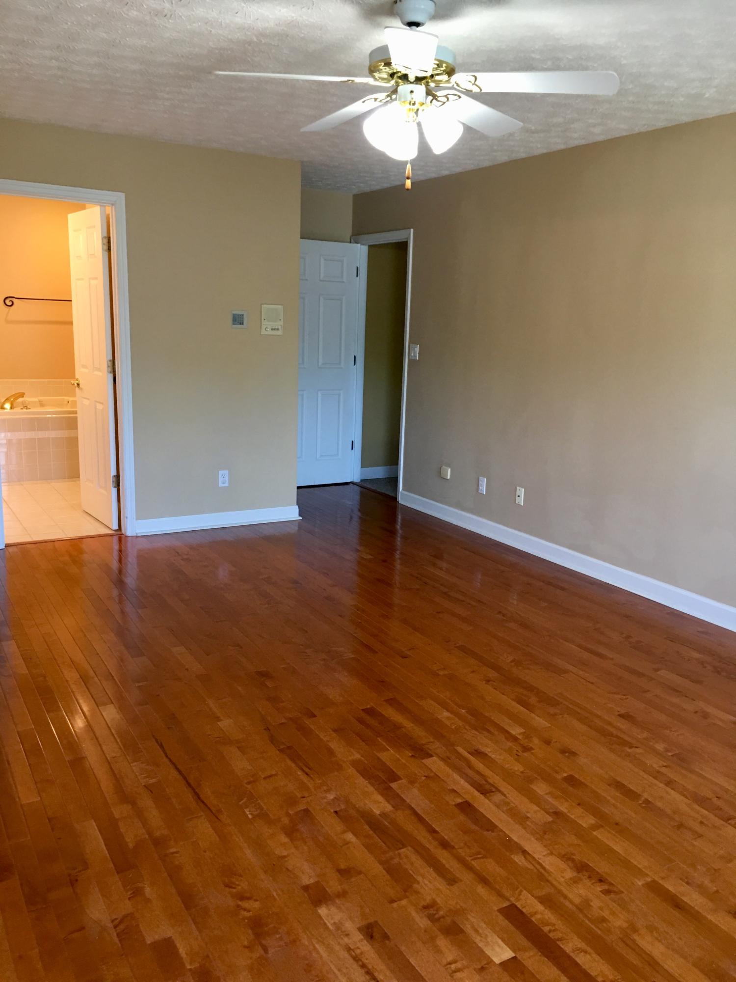 117 Capital Circle Oak Ridge, TN 37830 - Photo 19 of 40 Master Bedroom