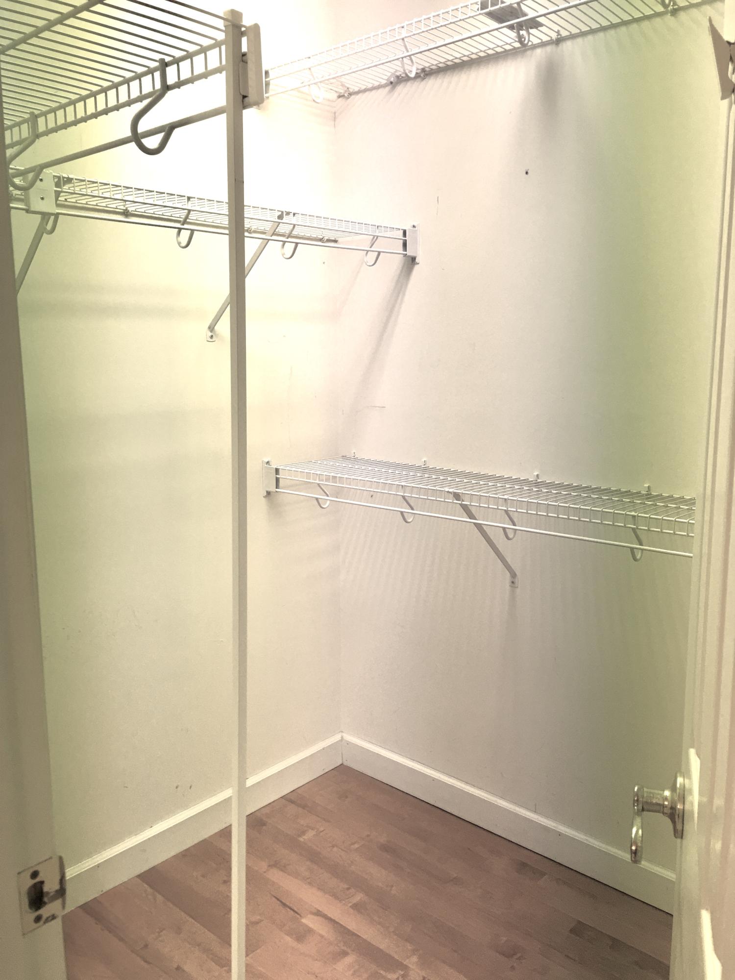 117 Capital Circle Oak Ridge, TN 37830 - Photo 23 of 40 Master-walk-in closet
