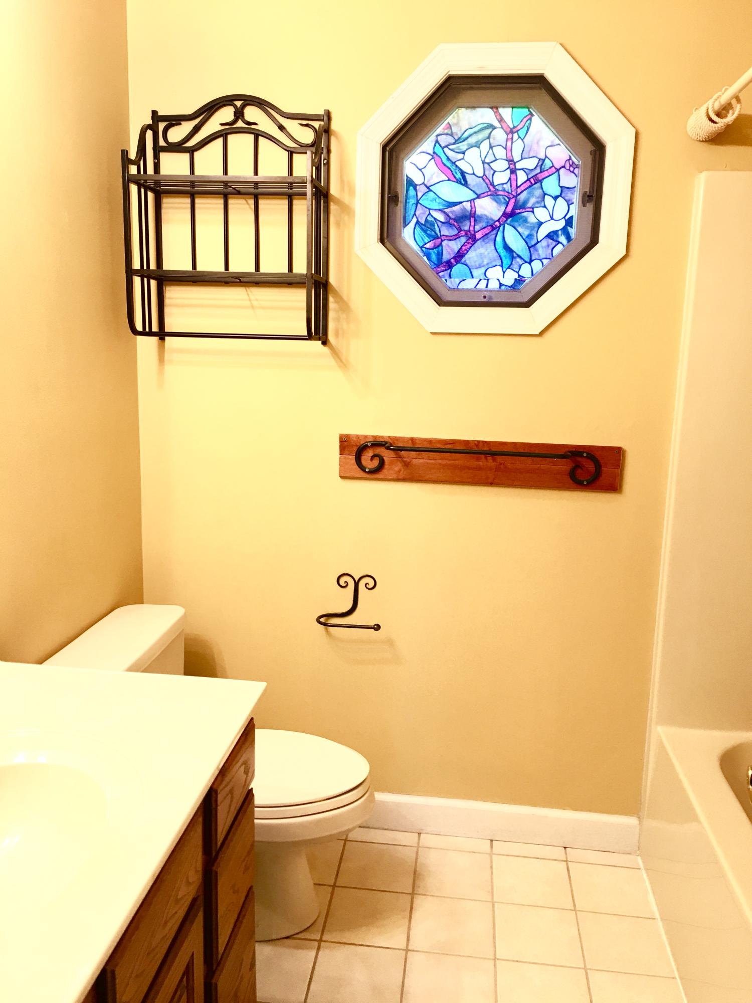 117 Capital Circle Oak Ridge, TN 37830 - Photo 26 of 40 Hall Bathroom