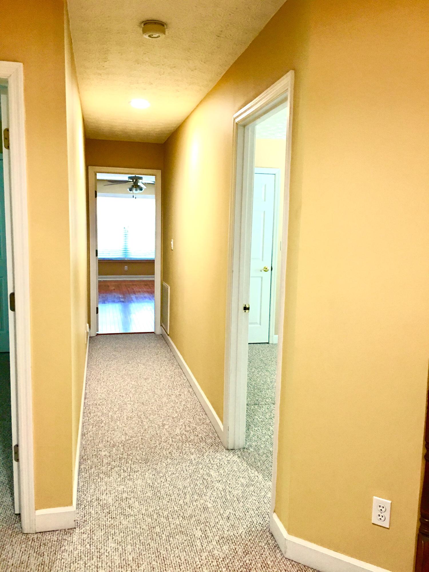 117 Capital Circle Oak Ridge, TN 37830 - Photo 27 of 40 Upstairs Hall
