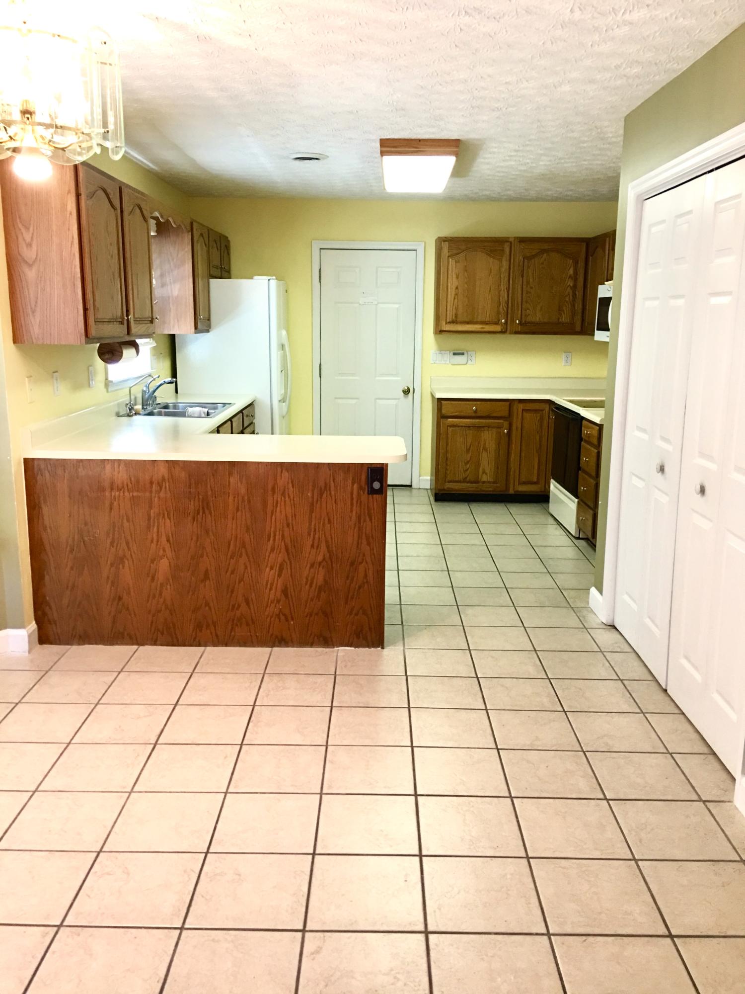 117 Capital Circle Oak Ridge, TN 37830 - Photo 4 of 40 Kitchen