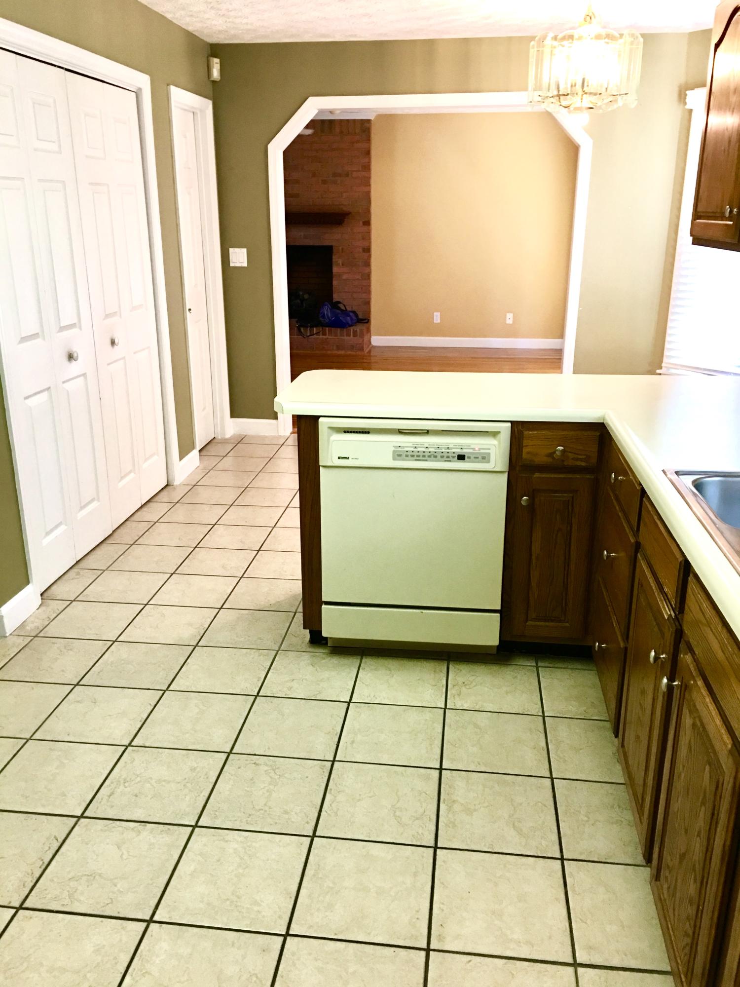 117 Capital Circle Oak Ridge, TN 37830 - Photo 5 of 40 Kitchen