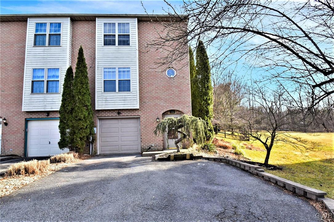 274 Ridgeview Drive Alburtis, PA 18011 - Photo 1 of 27 Gallery Image 1