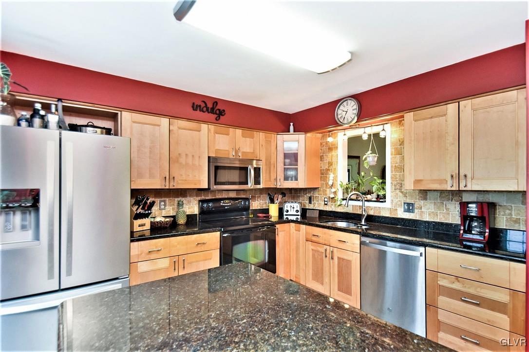 274 Ridgeview Drive Alburtis, PA 18011 - Photo 11 of 27 Gallery Image 11