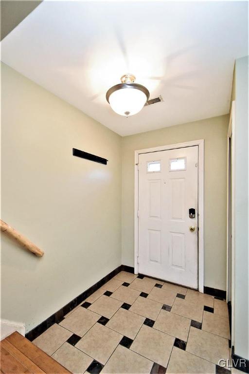 274 Ridgeview Drive Alburtis, PA 18011 - Photo 3 of 27 Gallery Image 3