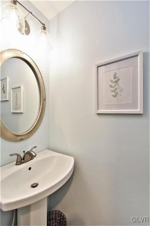 274 Ridgeview Drive Alburtis, PA 18011 - Photo 5 of 27 Gallery Image 5
