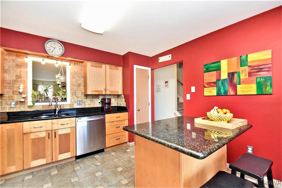 274 Ridgeview Drive Alburtis, PA 18011 - Photo 10 of 27 Gallery Image 10