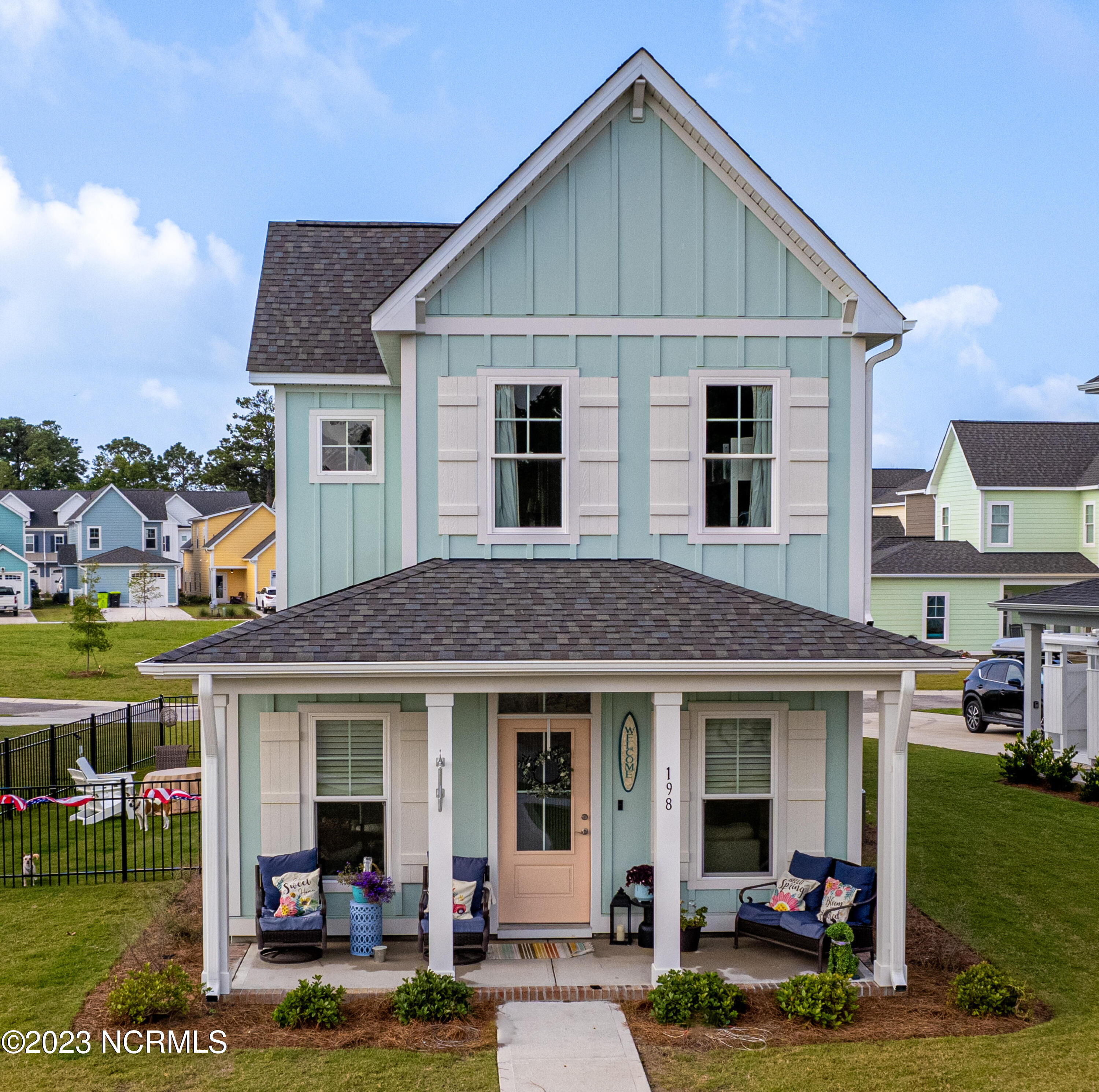 198 Freedom Park Road Beaufort, NC 28516 - Photo 1 of 32 198_Freedom_Exterior01