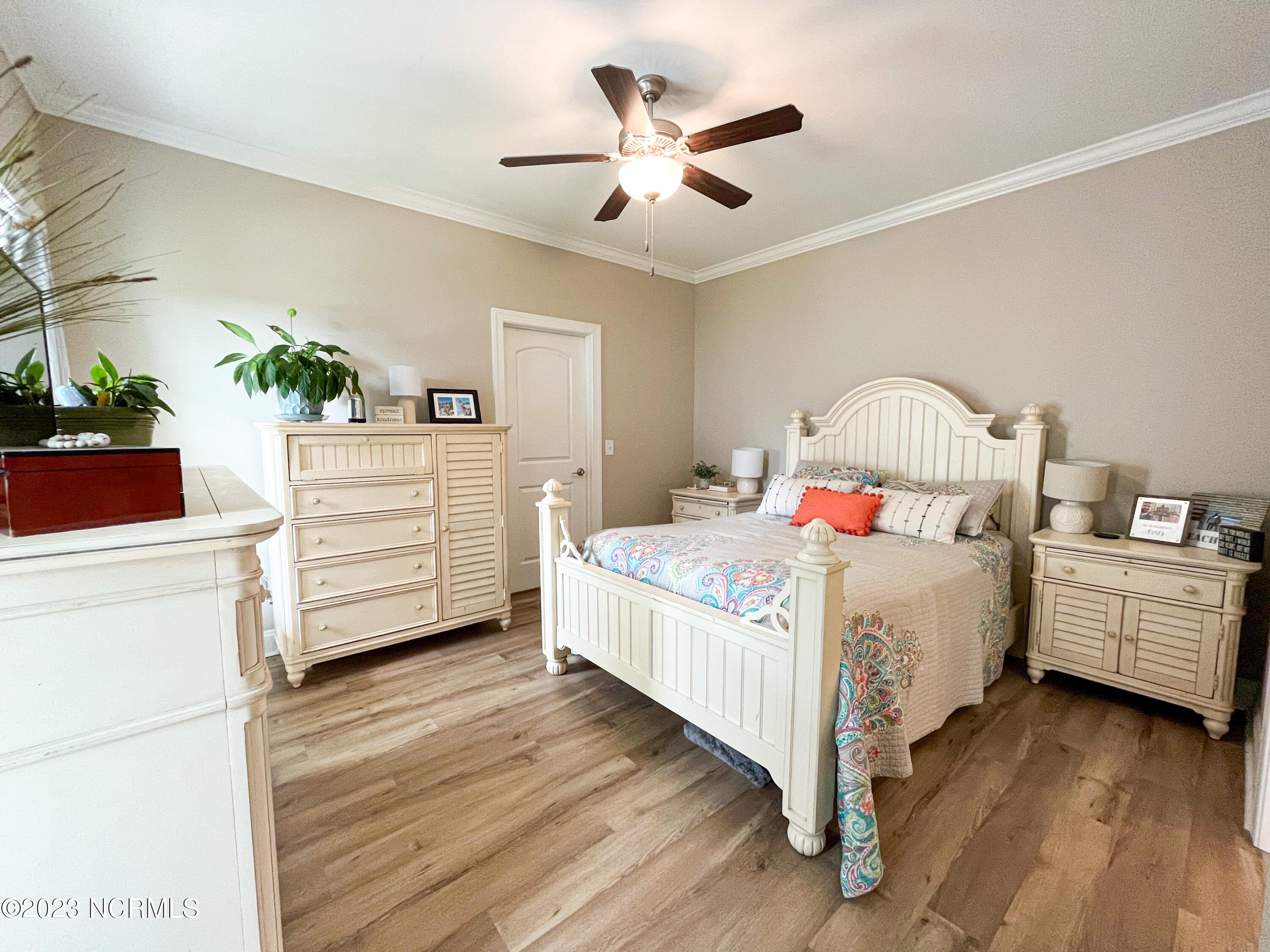 198 Freedom Park Road Beaufort, NC 28516 - Photo 6 of 32 198_Freedom_Interior18