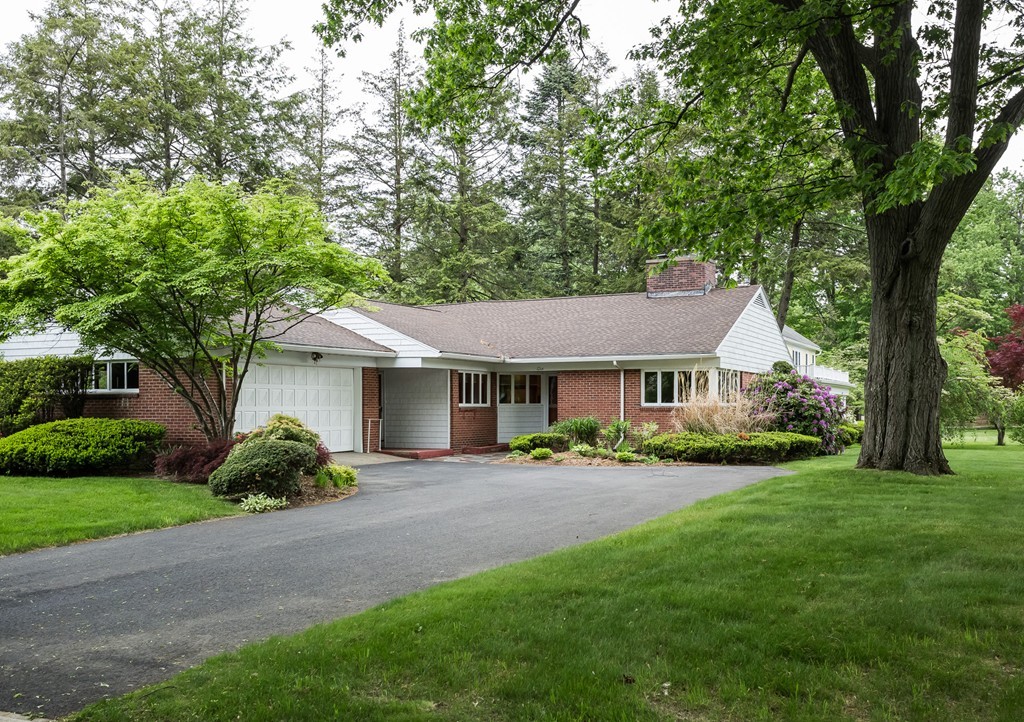 6 Meadowbrook Road Longmeadow, MA 01106 - Photo 2 of 30 Gallery Image 2