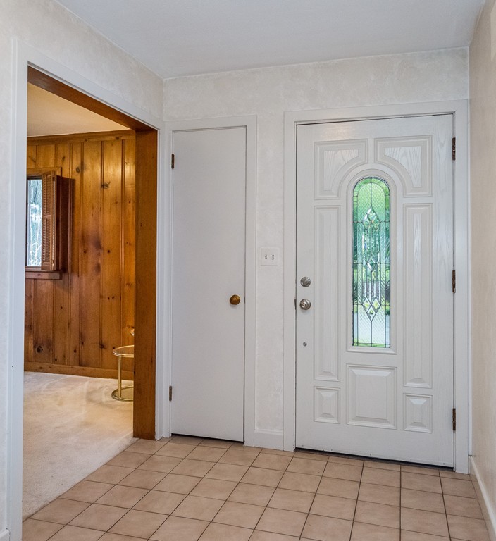 6 Meadowbrook Road Longmeadow, MA 01106 - Photo 3 of 30 Gallery Image 3