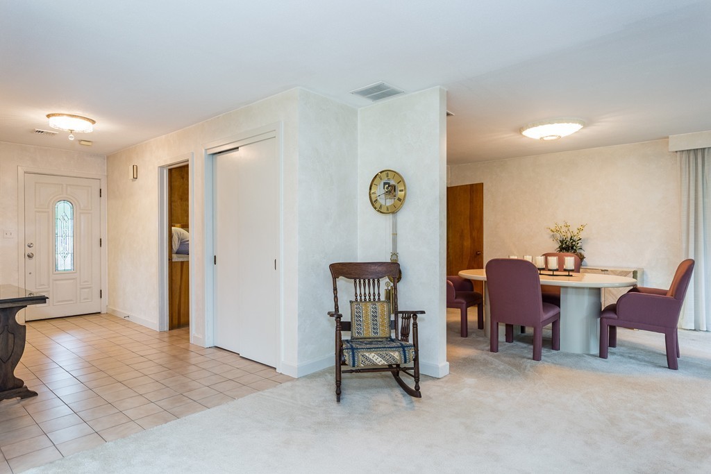 6 Meadowbrook Road Longmeadow, MA 01106 - Photo 4 of 30 Gallery Image 4